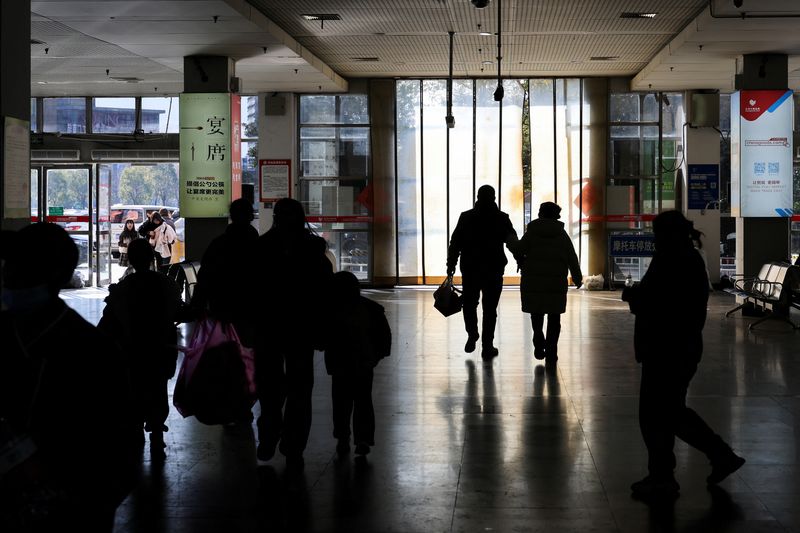 tagreuters.com2025binary_LYNXMPEL19054-BASEIMAGE