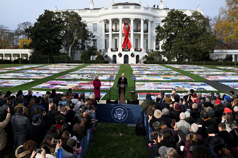 White House hosts first AIDS Memorial Quilt