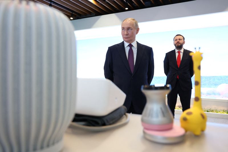 tagreuters.com2024binary_LYNXMPEKBA0QM-BASEIMAGE