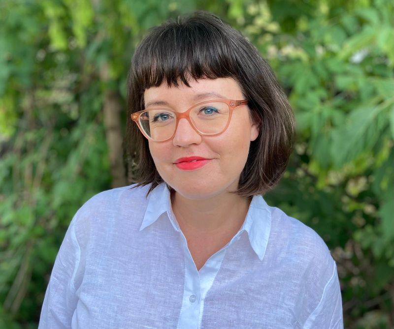 Anna Muenchrath lives and works in Melbourne, Florida. She has a PhD in Literary Studies.