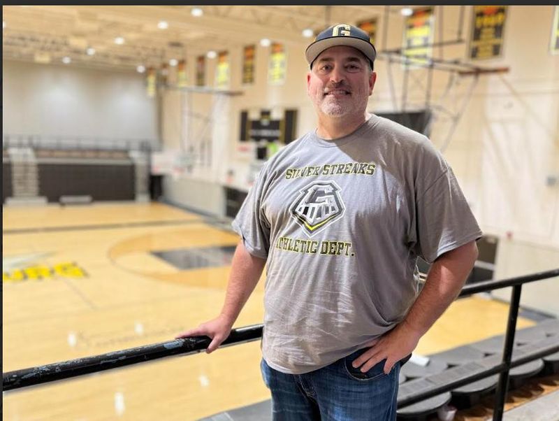 Taylor Thiel will be returning to Galesburg to coach the Silver Streaks boys basketball team this fall.