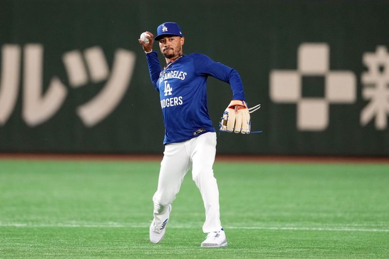 MLB: Spring Training-Los Angeles Dodgers at Yomiuri Giants