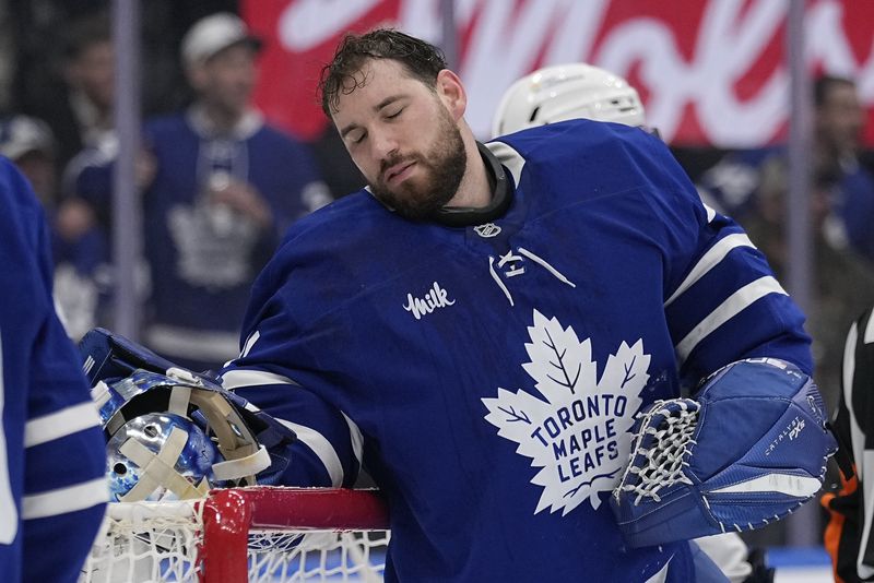 FILE PHOTO: May 5, 2025; Toronto, Ontario, CAN; Toronto Maple Leafs goaltender Anthony Stolarz (41) reacts after being hit by Florida Panthers forward Sam Bennett (not pictured) during the second period of the second round of the 2025 Stanley Cup Playoffs at Scotiabank Arena. Mandatory Credit: John E. Sokolowski-Imagn Images/File Photo