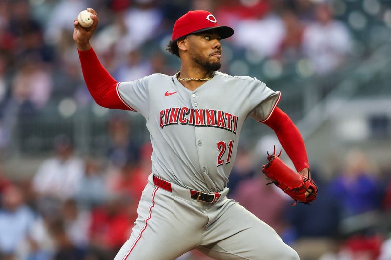 FILE PHOTO: May 7, 2025; Atlanta, Georgia, USA; Cincinnati Reds starting pitcher Hunter Greene (21) throws against the Atlanta Braves in the second inning at Truist Park. Mandatory Credit: Brett Davis-Imagn Images/File Photo