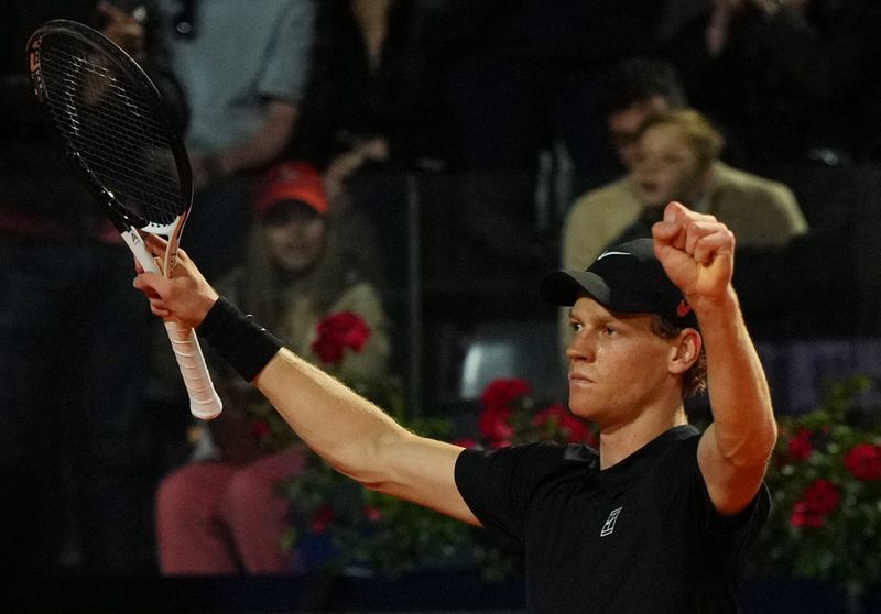 Tennis - Italian Open - Foro Italico, Rome, Italy - May 16, 2025 Italy's Jannik Sinner celebrates winning his semi final match against Tommy Paul of the U.S. REUTERS/Aleksandra Szmigiel