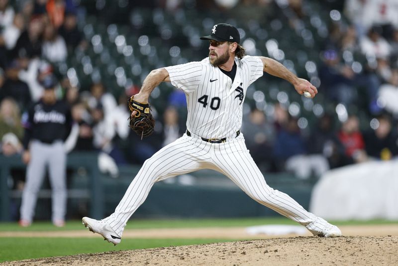 FILE PHOTO: May 10, 2025; Chicago, Illinois, USA; Chicago White Sox relief pitcher Tyler Gilbert (40) delivers a pitch against the Miami Marlins during the ninth inning at Rate Field. Mandatory Credit: Kamil Krzaczynski-Imagn Images/File Photo