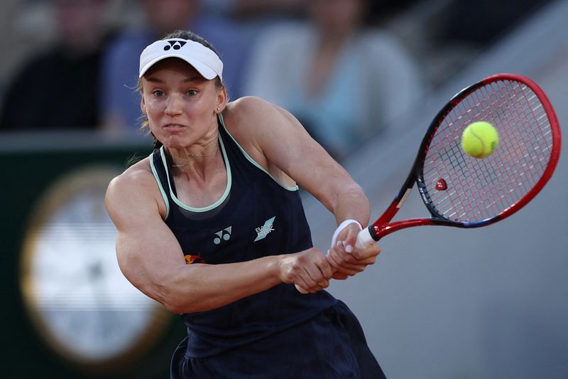 Tennis - French Open - Roland Garros, Paris, France - May 28, 2025  Kazakhstan's Elena Rybakina in action during her second round match against Iva Jovic of the U.S. REUTERS/Gonzalo Fuentes