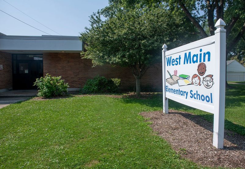 A student from West Main Elementary School in Ravenna died May 7, the district superintendent told parents.