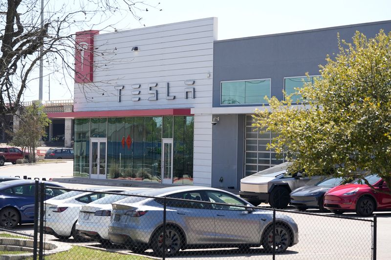 Tesla's rough 2025 is not getting any better as sales continue to dip in Europe for the fourth consecutive month.
