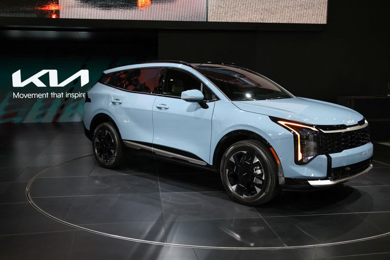 FILE PHOTO: Kia Sportage HEV is displayed at the Los Angeles Auto Show, in Los Angeles, California, U.S., November 21, 2024. REUTERS/Daniel Cole/File Photo
