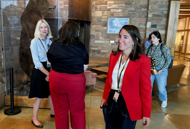 FILE PHOTO: Beth Hammack, who started her job as president of the Federal Reserve Bank of Cleveland on August 21, 2024, heads into the Kansas City Fed's annual economic symposium in Jackson Hole, Wyoming, U.S., August 22, 2024. REUTERS/Ann Saphir/File Photo