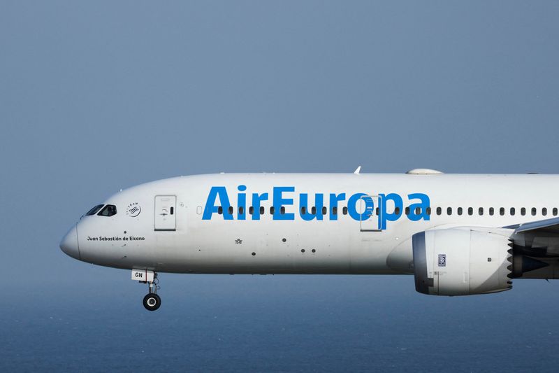 FILE PHOTO: A Boeing 787-9 Dreamliner of the Air Europa company lands at Gran Canaria airport, in Telde, Gran Canaria, Spain, February 21, 2023. REUTERS/Borja Suarez/File Photo