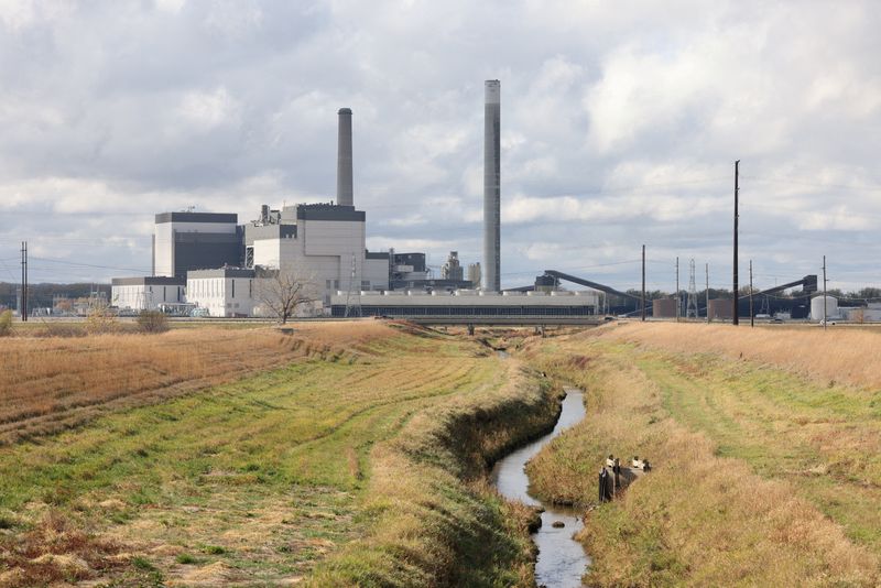FILE PHOTO: A general view shows the coal power plant at Walter Scott Energy Center in Council Bluffs, Iowa, U.S., November 3, 2024.  REUTERS/Scott Morgan/File Photo