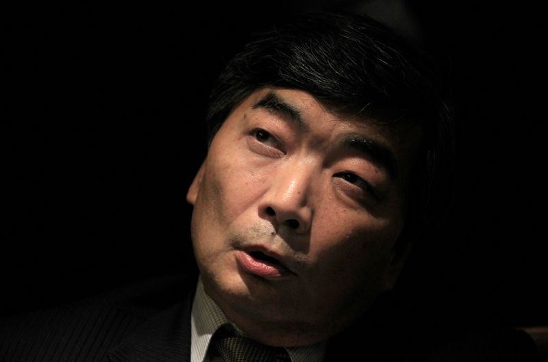 FILE PHOTO: Naoyuki Shinohara, a former Japan currency diplomat and former deputy managing director of the International Monetary Fund (IMF), speaks during an interview with Reuters in Colombo November 18, 2013.  REUTERS/Dinuka Liyanawatte/File Photo
