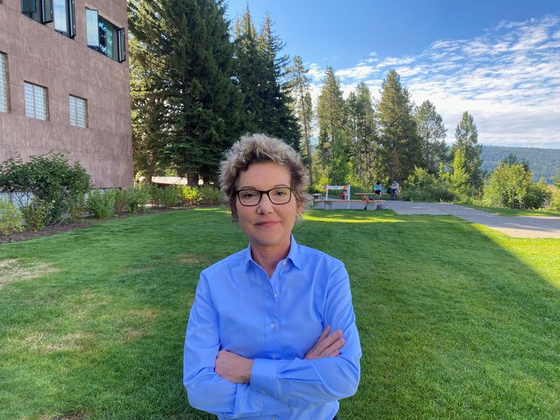 FILE PHOTO: Federal Reserve Bank of San Francisco President Mary Daly poses for a photograph at the Kansas City Federal Reserve Bank's annual Economic Policy Symposium in Jackson Hole, Wyoming, U.S. August 25, 2023. REUTERS/Ann Saphir/File Photo